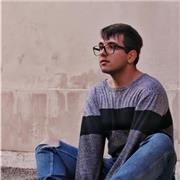 Giovane diplomato presso il Liceo Musicale di Cremona impartisce lezioni di solfeggio, chitarra classica, storia della musica e ripetizioni di inglese per recupero debiti